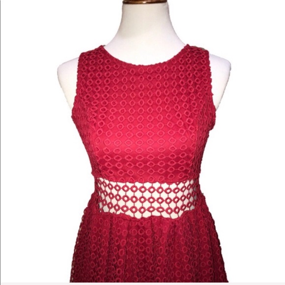 SOLD-Romeo + Juliet Couture Peekaboo Crochet Dress - Picture 3 of 8